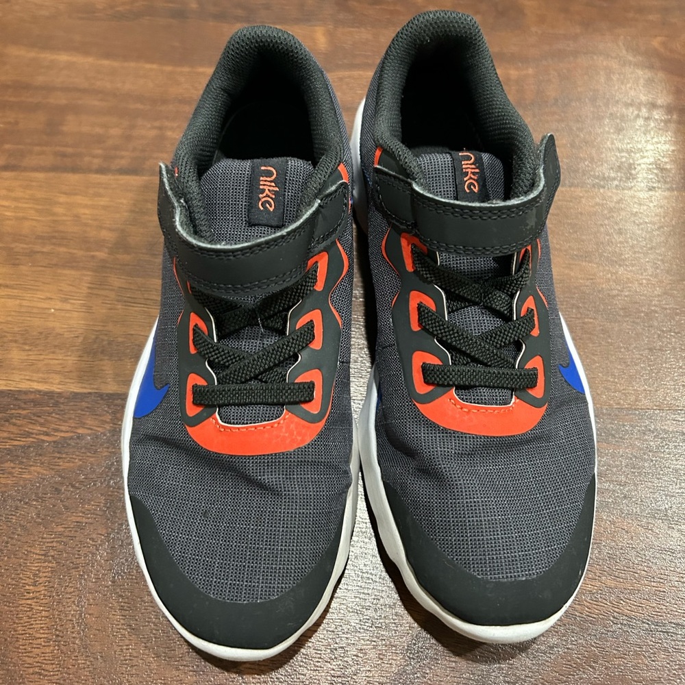 Nike Size 1Y sneakers for little boys or girls